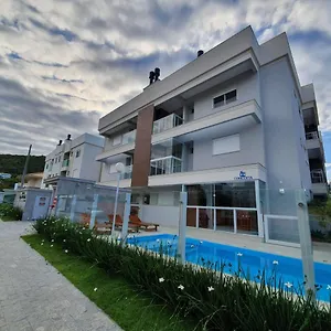 Apto Na De Palmas, Próximo Ao Mar, Climatizado E Com Piscina Governador Celso Ramos